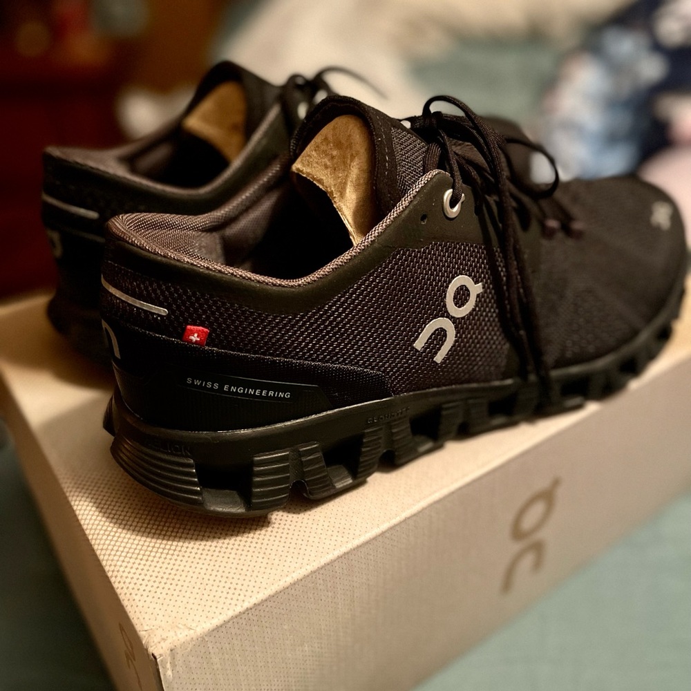 Mens on running shoes